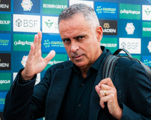 جوزيه قوميز يقود الفتح للفوز على الأهلي في دوري روشن