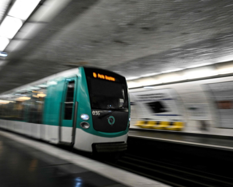 اعتقال منفذ هجمات الطعن في مترو باريس: التفاصيل الكاملة