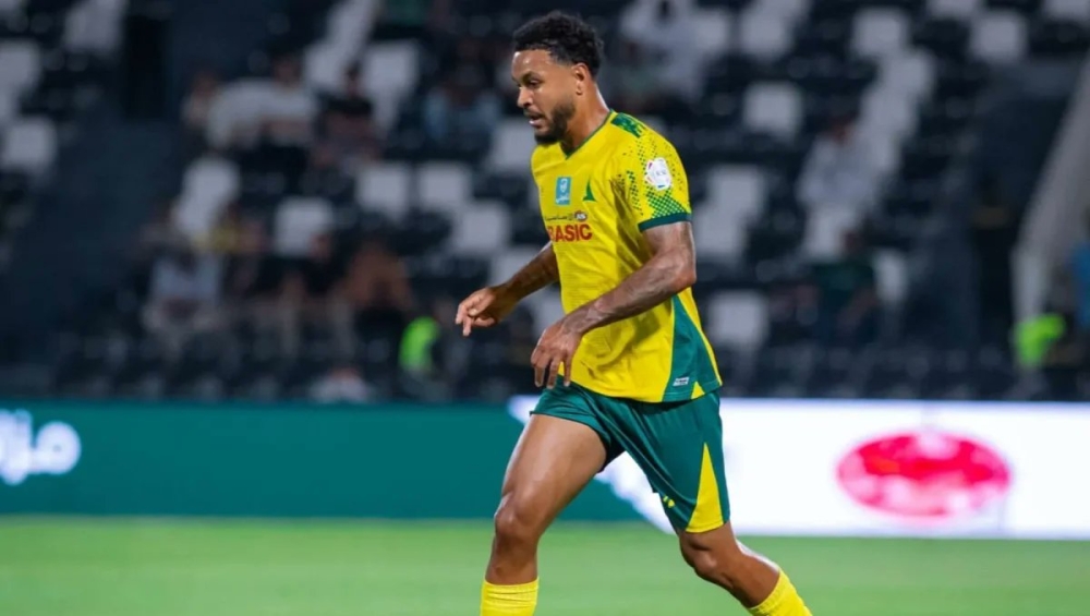 سبب غياب جوشو كينغ عن مباراة الهلال والخليج وتصريحات دونيس