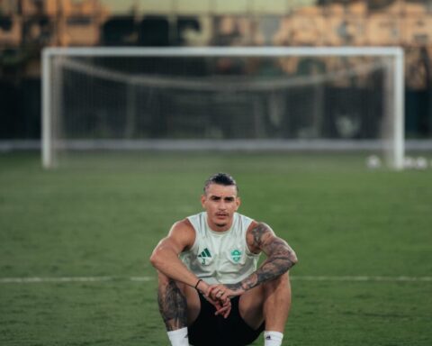 عرض بالميراس لضم إيبانيز من الأهلي وموقف الراقي النهائي