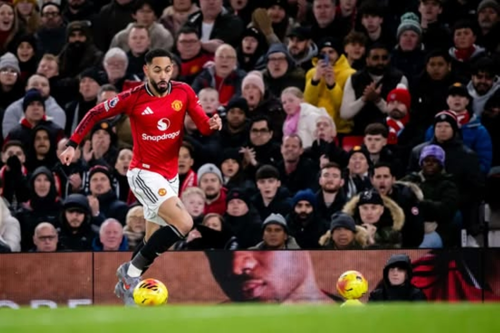 مانشستر يونايتد يهزم نيوكاسل 1-0 في الدوري الإنجليزي