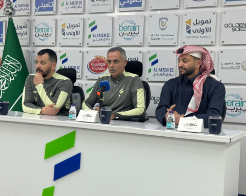 قوميز يحذر الفتح من الخليج ويشيد بروح زياد القتالية