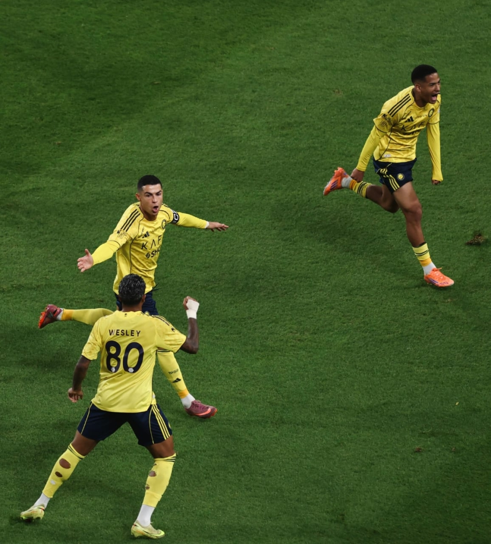 النصر يهزم الأخدود بثلاثية ورونالدو يتألق في الأول بارك