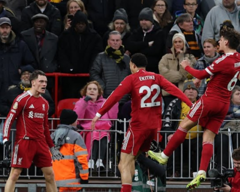 ليفربول يهزم ولفرهامبتون 2-1 ويدخل المربع الذهبي