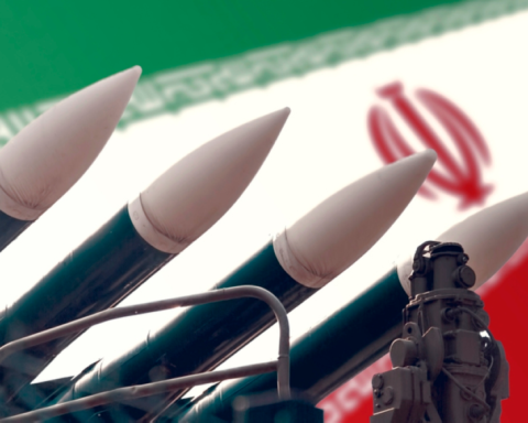 الرئيس الإيراني: نواجه حرباً شاملة من أمريكا وإسرائيل وأوروبا