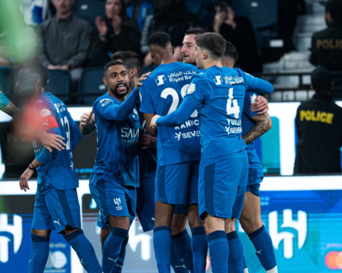 عودة ناصر الدوسري لدعم الهلال أمام الخلود في دوري روشن