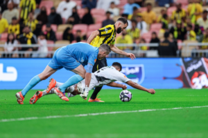 الغواسيل يكشف تفاصيل حديثه مع بنزيما بعد مباراة الشباب والاتحاد