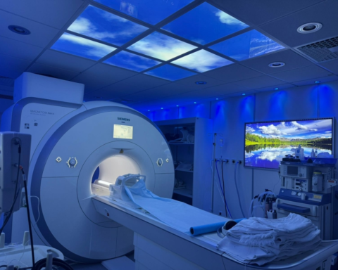 مستشفى الولادة ببريدة يطلق خدمة الرنين المغناطيسي للأجنة