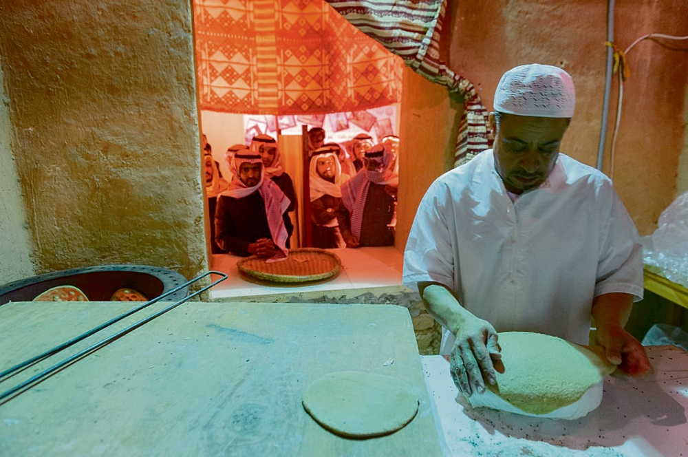 اشتراطات المخابز الجديدة: مهلة 18 شهراً وتوحيد الواجهات