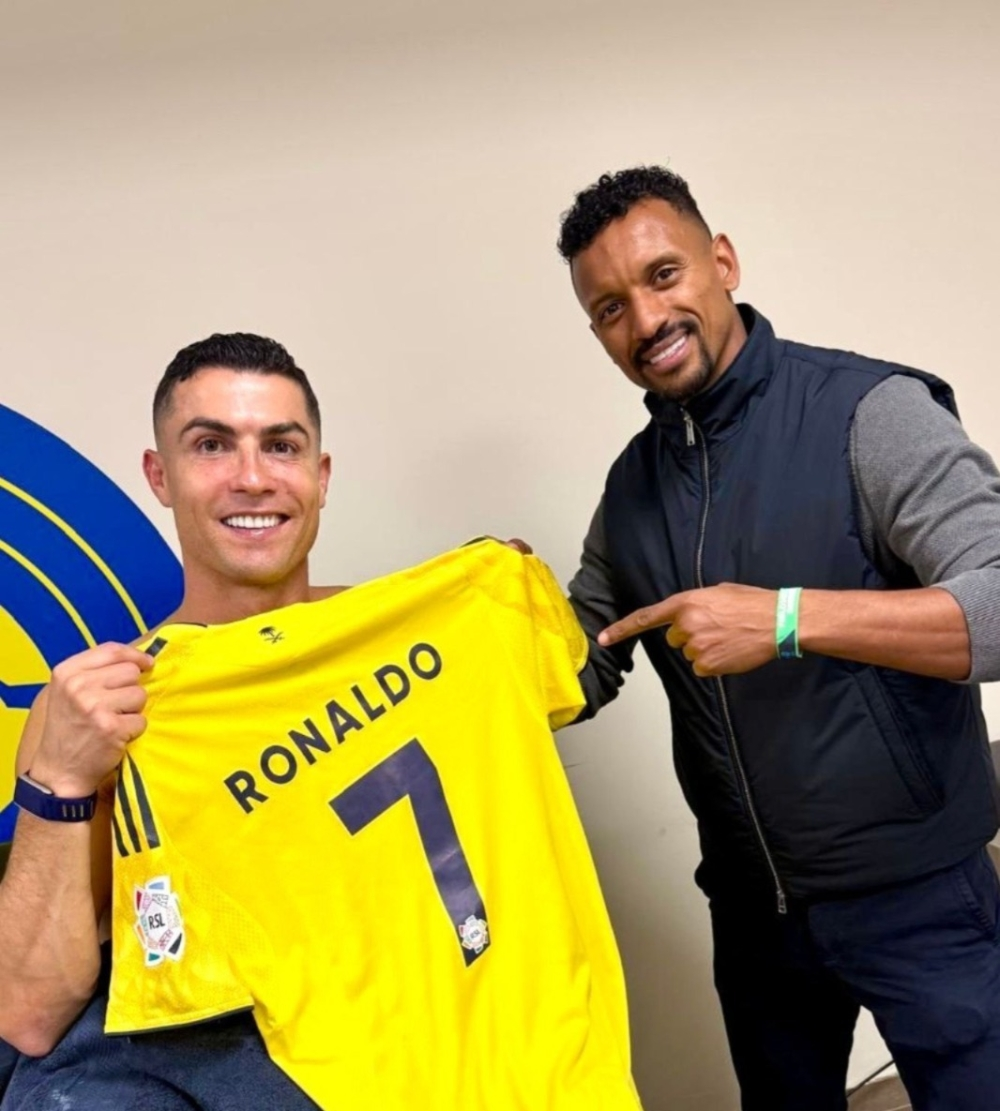 ناني يفاجئ رونالدو في الأول بارك: عناق الأساطير في الرياض