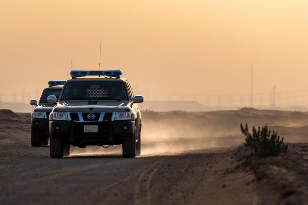 جازان: القبض على مواطن نقل مخالفاً لأمن الحدود وعقوبات مشددة