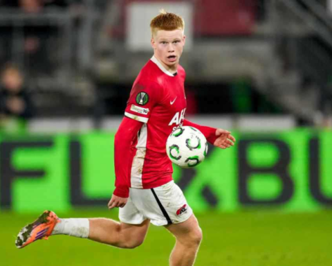 كييس سميث: صراع ريال مدريد وبرشلونة على موهبة ألكمار