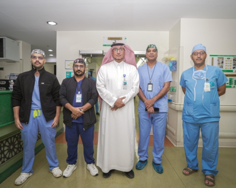 إنجاز طبي بمكة: علاج فتق سري معقد بتقنية الشد الأفقي