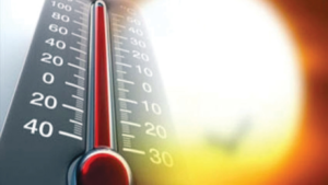 طقس المملكة: تباين حراري واسع بين جازان والسودة وتحذيرات