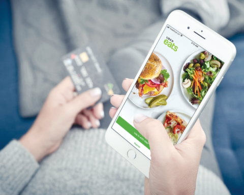 إلزام تطبيقات التوصيل بخدمة ذوي الإعاقة في السعودية