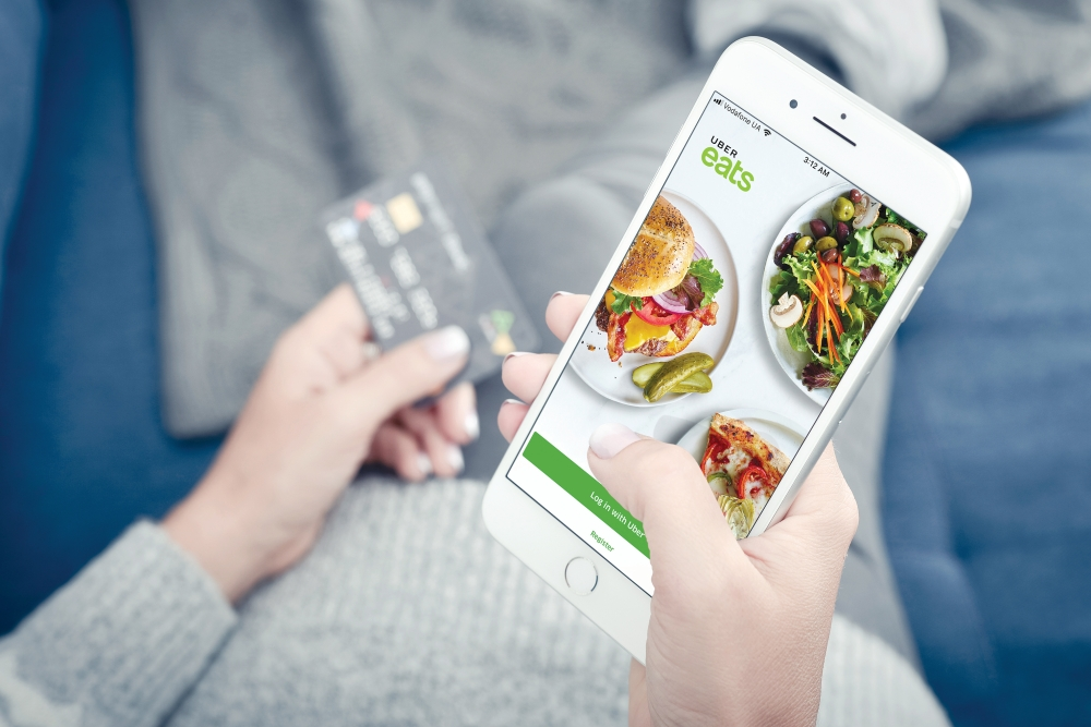 إلزام تطبيقات التوصيل بخدمة ذوي الإعاقة في السعودية