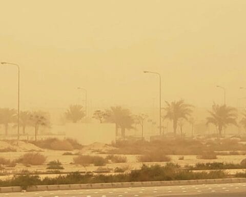 الإنذار الأحمر: عواصف ترابية تضرب الجوف والحدود الشمالية