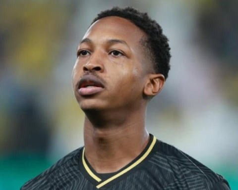 النصر يفاوض مراد هوساوي: تفاصيل العرض وموقف الخليج