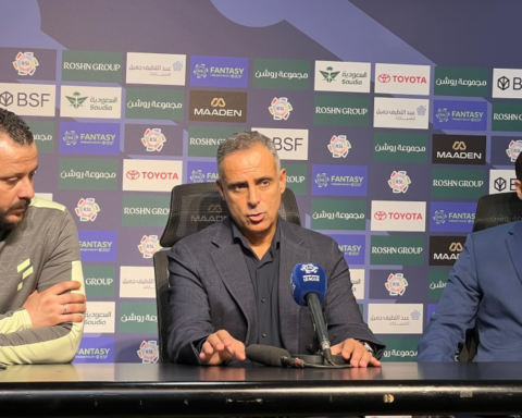 قوميز يشيد بروح الفتح وموهبة الفواز بعد الفوز على الخليج