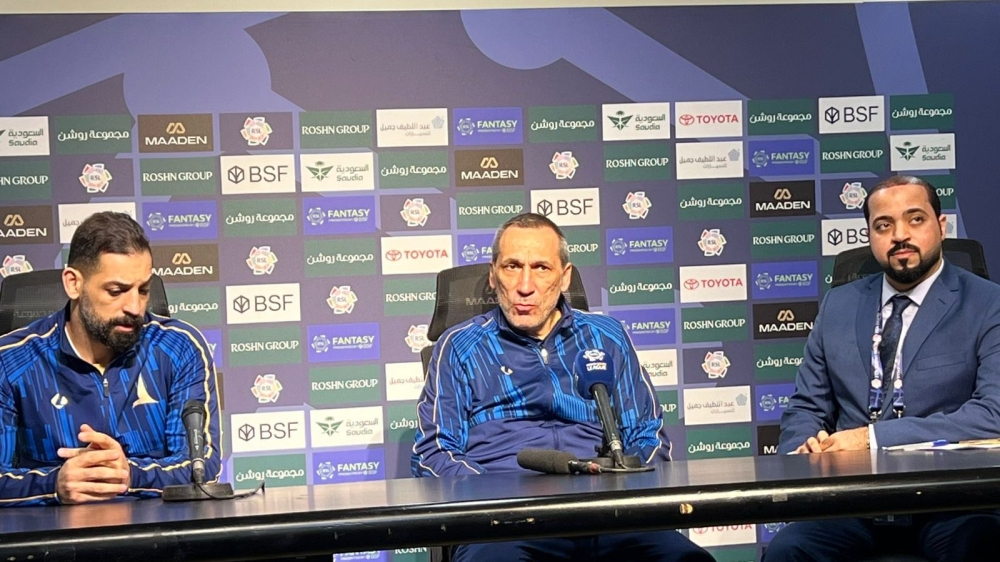 دونيس يهاجم لاعبي الخليج بعد الخسارة من الفتح: لم تقاتلوا