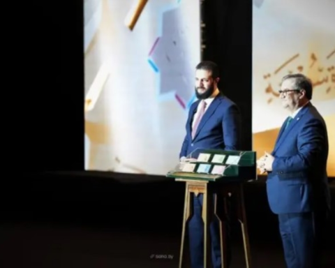 الليرة السورية الجديدة: فئات العملة وموعد الطرح الرسمي 2026