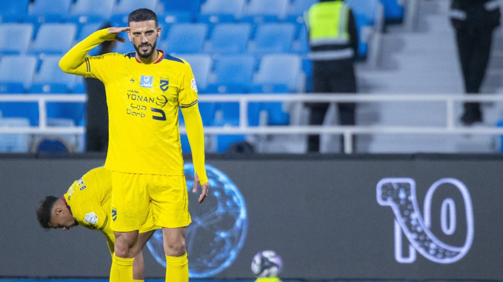 الحزم يهزم الرياض 2-1 في دوري روشن: السومة يسجل وفاريلا يتألق