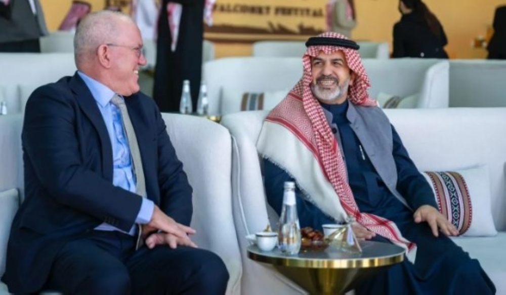 سفير هولندا يزور مهرجان الملك عبدالعزيز للصقور ويشيد بالتقنيات