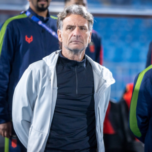 كارينيو يعلق على هزيمة الرياض من الحزم في دوري روشن