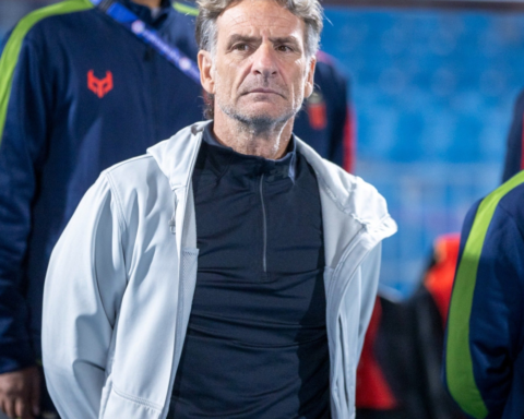 كارينيو يعلق على هزيمة الرياض من الحزم في دوري روشن