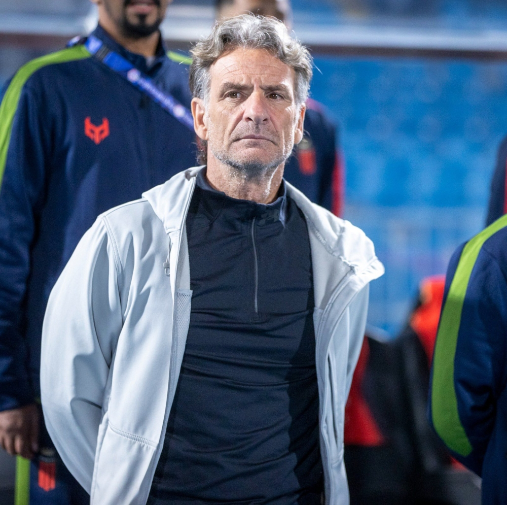 كارينيو يعلق على هزيمة الرياض من الحزم في دوري روشن