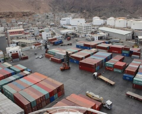 ضربة التحالف في المكلا: إحباط تهريب أسلحة ومخالفة القرار 2216