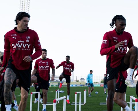 مباراة الهلال والخلود.. الزعيم يطارد صدارة دوري روشن