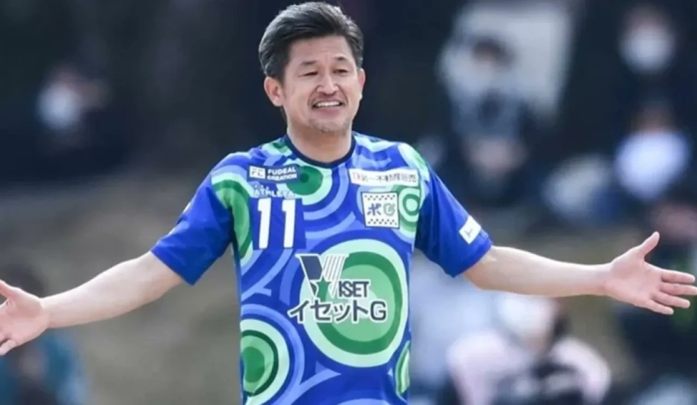 كازويوشي ميورا يوقع لفوكوشيما يونايتد بعمر 58 عاماً