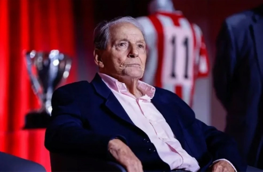 وفاة إنريكي كولار أسطورة أتلتيكو مدريد عن 91 عاماً