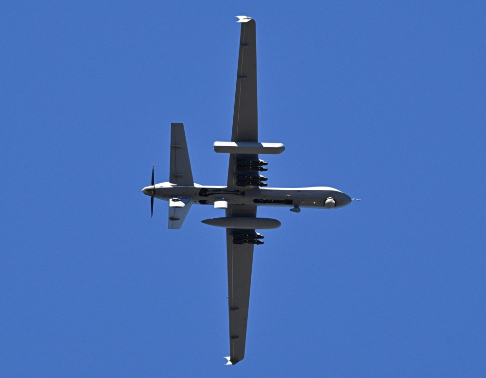 ترامب يعلن تدمير مرسى مخدرات بفنزويلا.. هل بدأت الحرب البرية؟