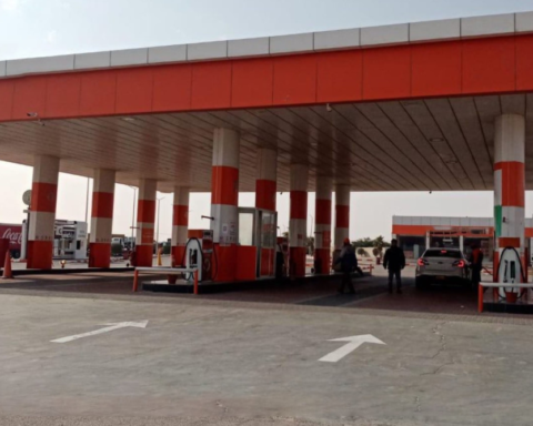 إغلاق 3 محطات وقود في الشرقية وتبوك وجدة لمخالفة الأنظمة