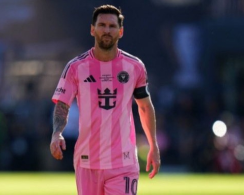 عودة ميسي إلى برشلونة: خطة مارك سيريا لإنقاذ النادي 2026