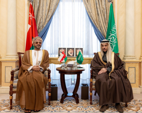 وزير الخارجية السعودي يلتقي نظيره العماني لبحث مستجدات المنطقة
