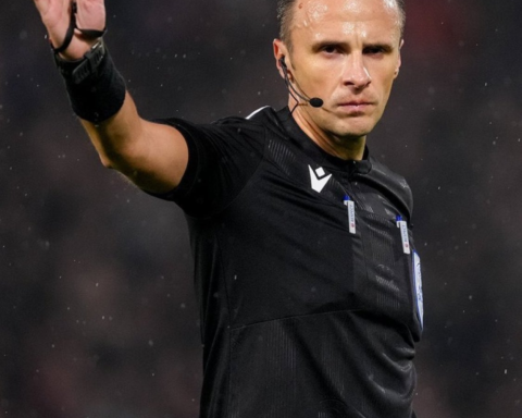 The referee for the Al-Ahli vs. Al-Nasr match: Bosnian Irfan Peleto will officiate the Roshan derby