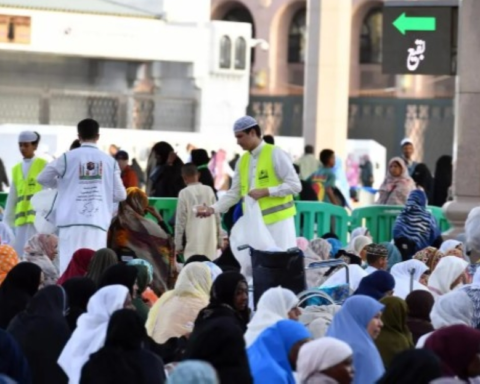27 ألف متطوع في المسجد النبوي خلال 2025: نصف مليون ساعة خدمة