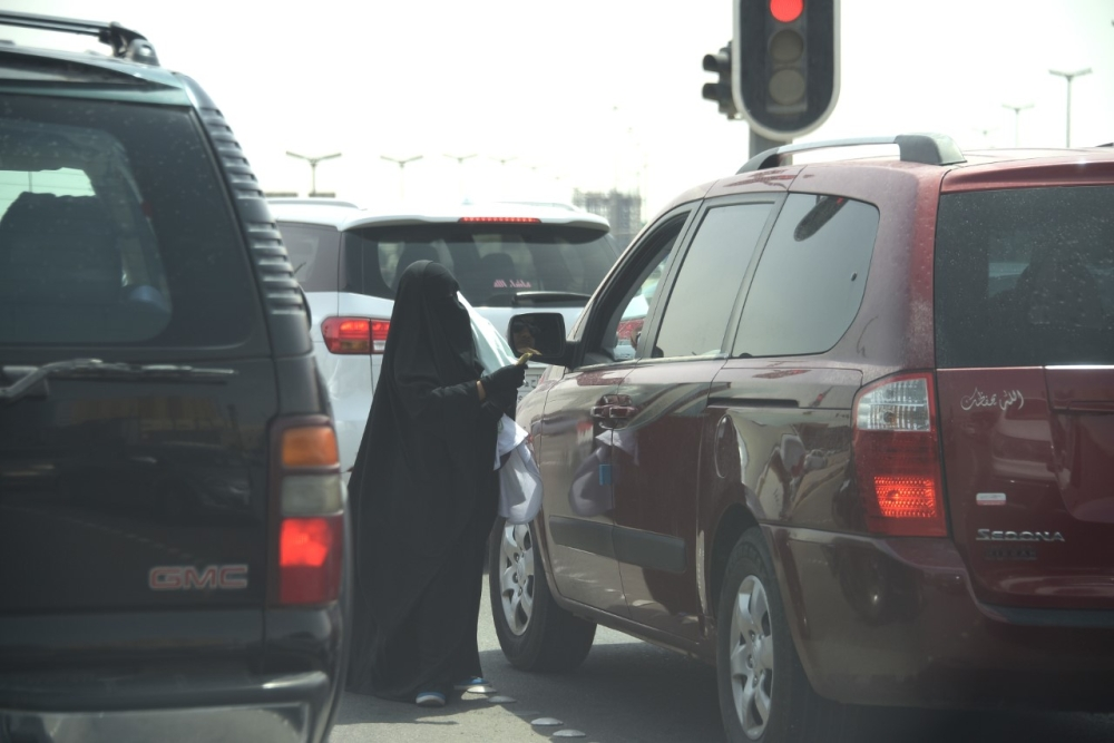 عقوبة التسول في السعودية: السجن 6 أشهر وغرامة 50 ألف ريال
