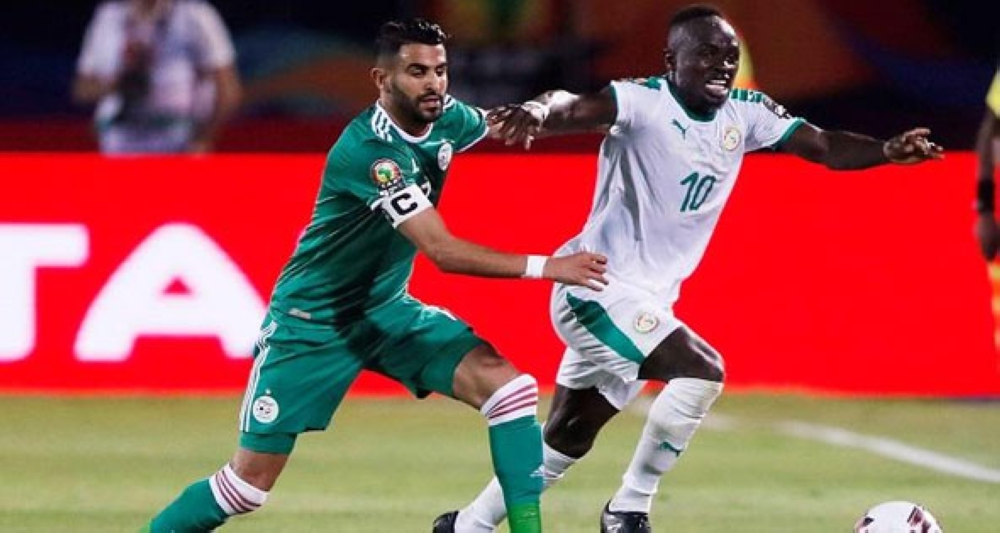 التشكيل المثالي لمجموعات أمم أفريقيا 2025: محرز وماني في الصدارة