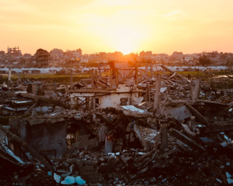 السعودية و7 دول تحذر من كارثة إنسانية في غزة وتطالب بإنهاء الحصار