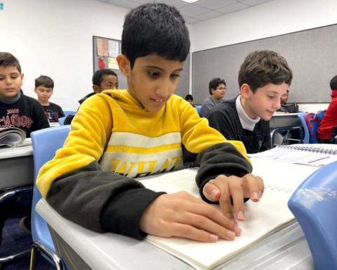 التعليم تؤهل 8 آلاف مختص لدمج ذوي الإعاقة بتقنيات حديثة