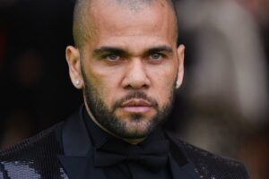 Dani Alves invests in a Portuguese club and plans a return to the pitch