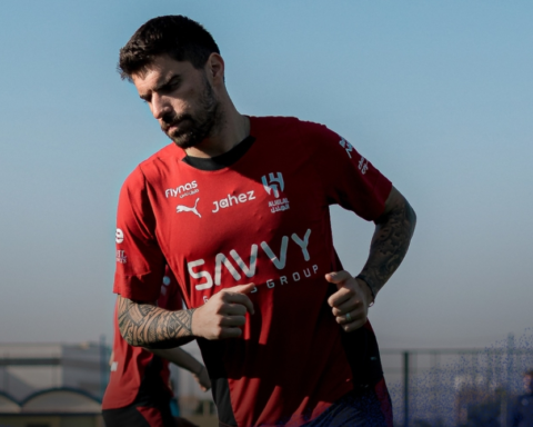 موقف سالم الدوسري ونيفيز من مباراة الهلال وضمك - بيان رسمي