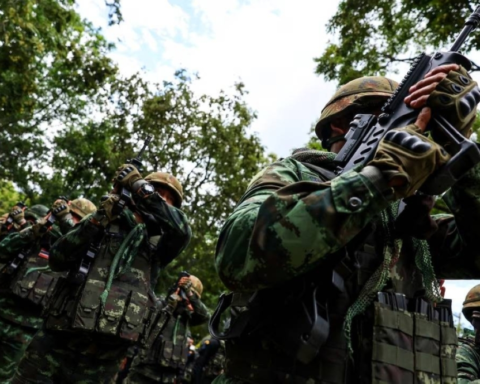 كمبوديا تتهم تايلاند بضم قرية حدودية وخرق الهدنة