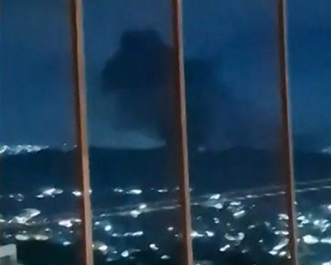 بيترو يدين الهجوم الصاروخي على فنزويلا ويتهم أمريكا