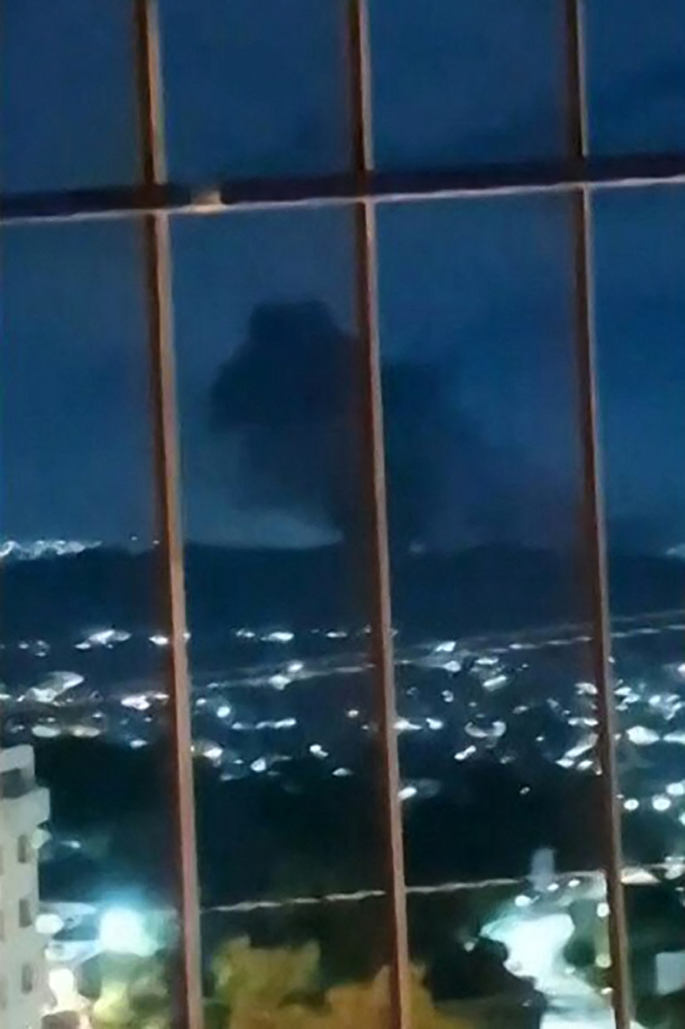 بيترو يدين الهجوم الصاروخي على فنزويلا ويتهم أمريكا