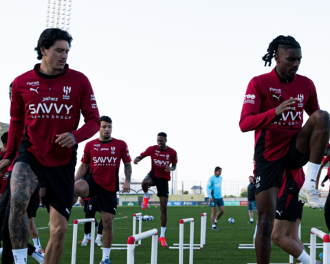 موعد مباراة الهلال وضمك في دوري روشن وصراع الصدارة